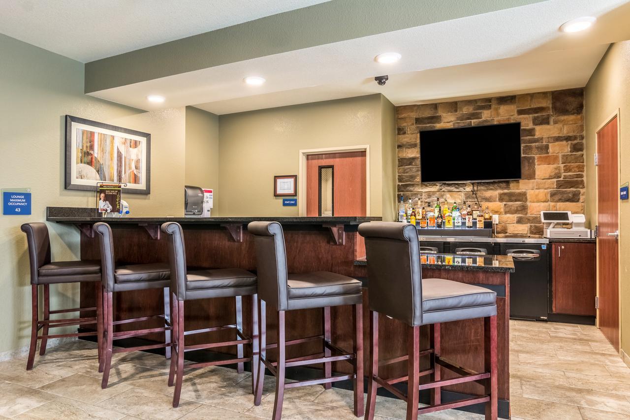 Cobblestone Hotel & Suites - Greenville Екстериор снимка