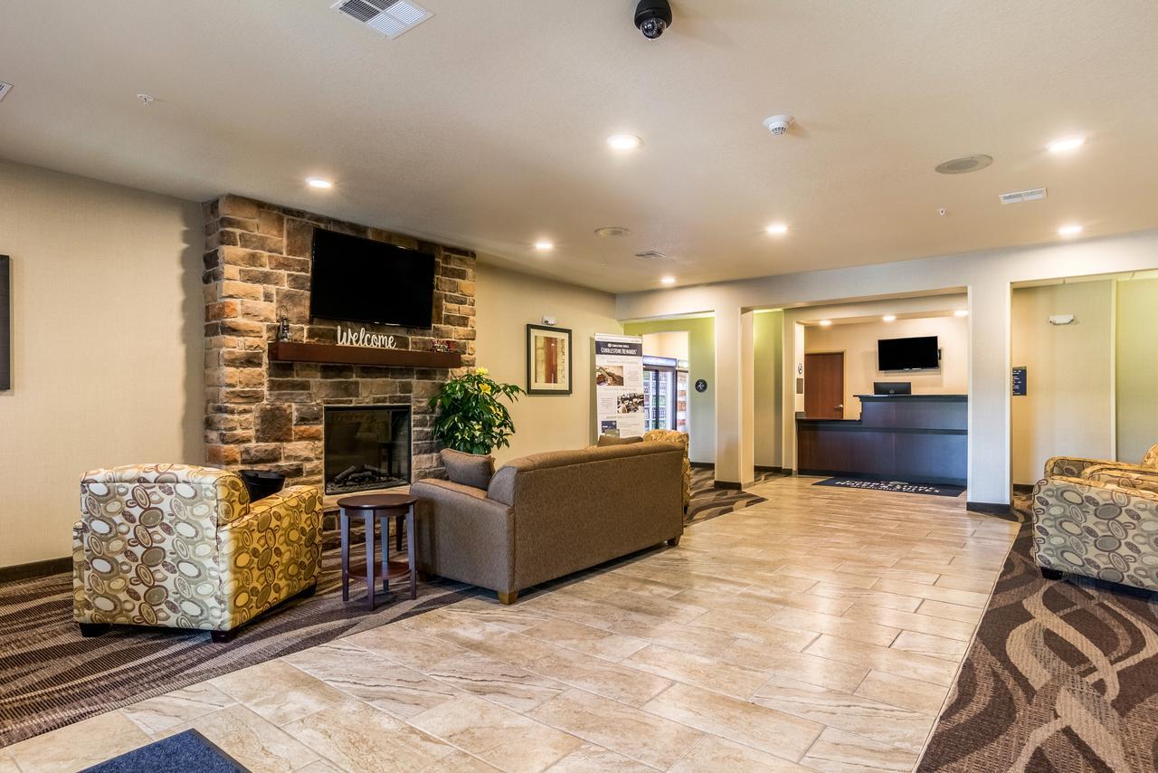Cobblestone Hotel & Suites - Greenville Екстериор снимка