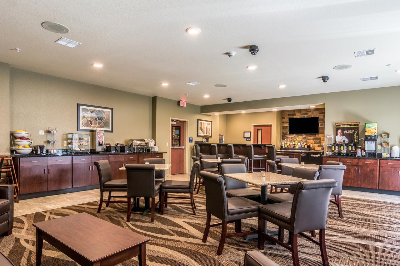 Cobblestone Hotel & Suites - Greenville Екстериор снимка