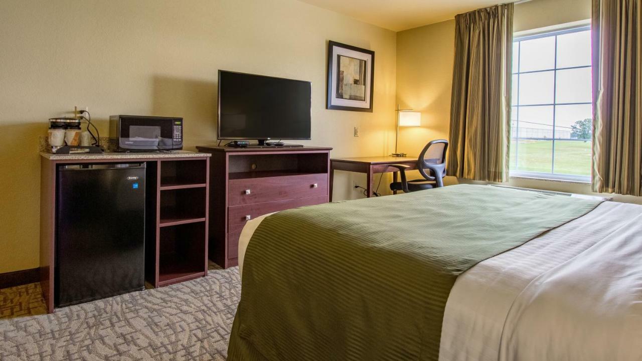 Cobblestone Hotel & Suites - Greenville Екстериор снимка