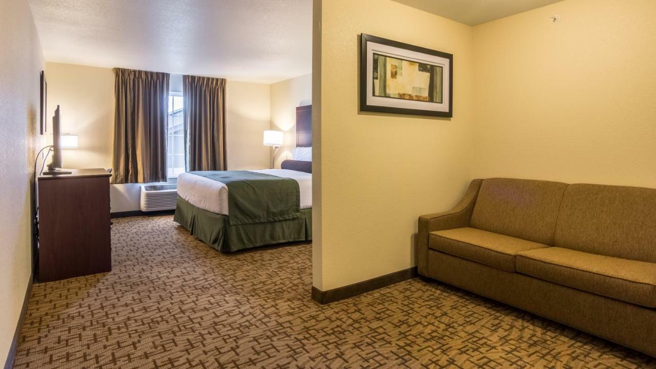 Cobblestone Hotel & Suites - Greenville Екстериор снимка